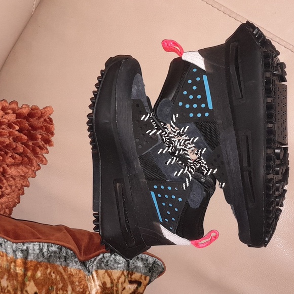 🌺ADIDAS HUMANRACE Sneakers - Picture 2 of 11